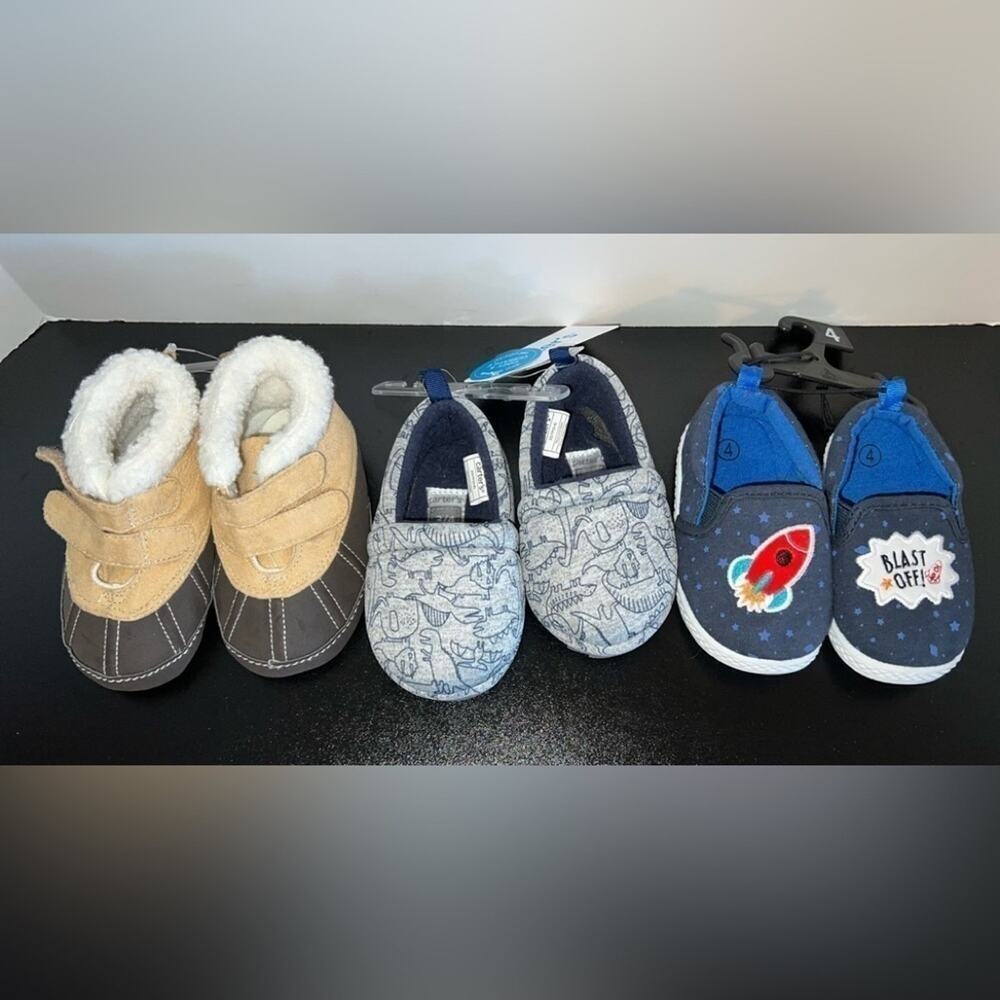CARTERS “CRIB” SHOES SET OF 3 ALL SIZE 4  NWT